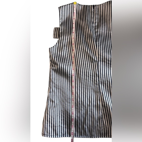 Banana Republic Striped Sleeveless Blouse Bow Detail White and Blue Tank Sz XS - Picture 6 of 15